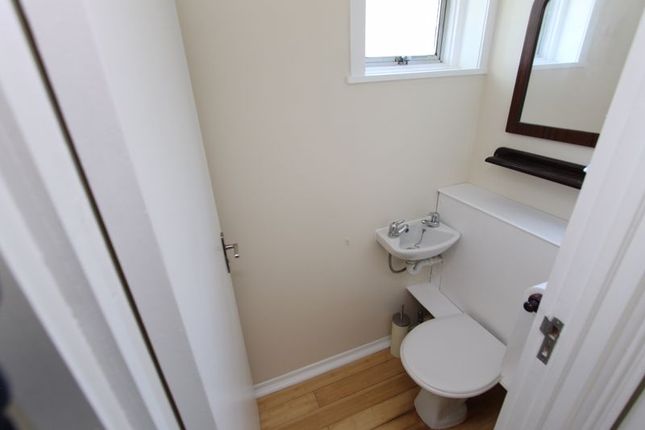 84, Flaxwell Court, Northampton photo 5