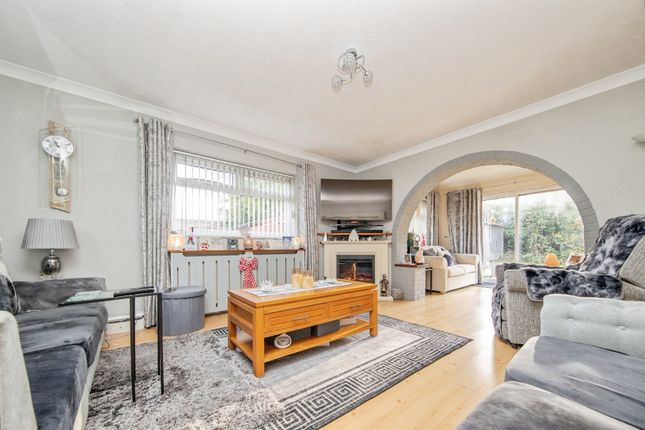 28, Bluehouse Avenue, CLACTON-ON-SEA photo 3