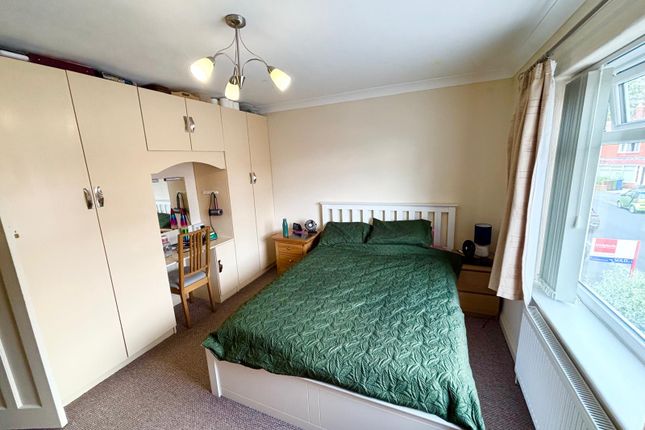 108, Wilshaw Grove, Ashton-under-lyne photo 4