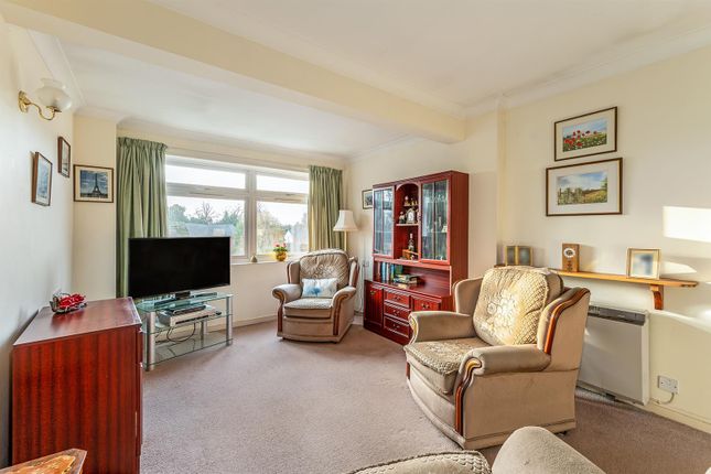 25, Mulberry Mead, Whitchurch photo 2
