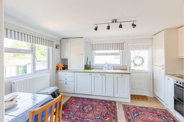 8, Kingsmead Park, Bedford Road, Rushden photo 3
