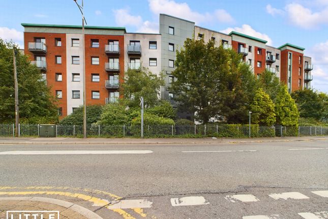 Flat to rent in Lower Hall Street, St. Helens