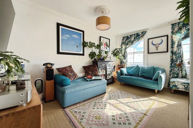 Flat 5, 24, Albion Hill, Kent photo 3