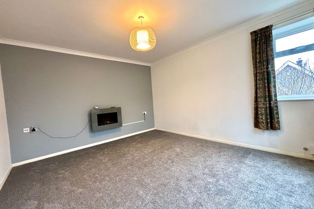 4, Highfield Drive, Matlock photo 2