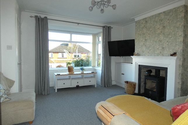 17 Hare Park Mount, Leeds photo 2