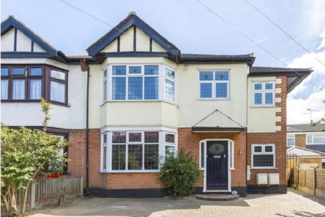 2 bed maisonette for sale in Brentwood Road, Romford, Essex RM1