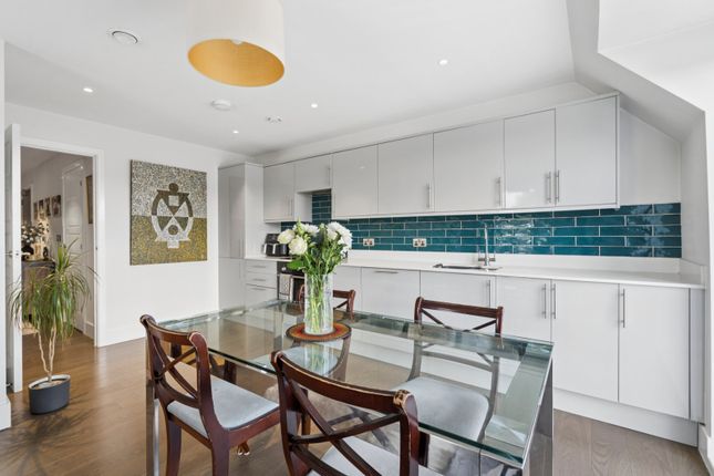 Flat 20, Regent Place, 75, Sycamore Road, Buckinghamshire photo 4