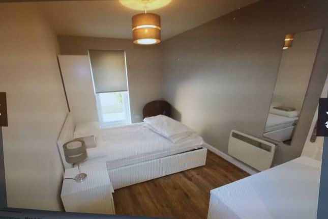 Room 2, 519, Canterbury Way, Stevenage photo 4