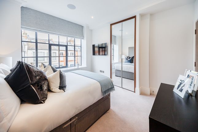 Flat to rent in Palace Wharf, Rainville Road, London