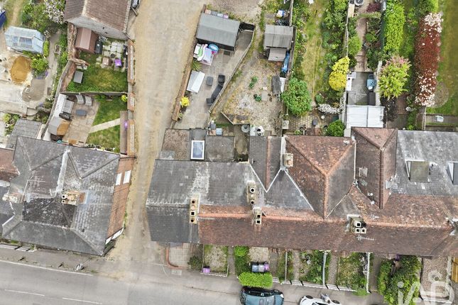 6, Priory Row, Widford photo 3