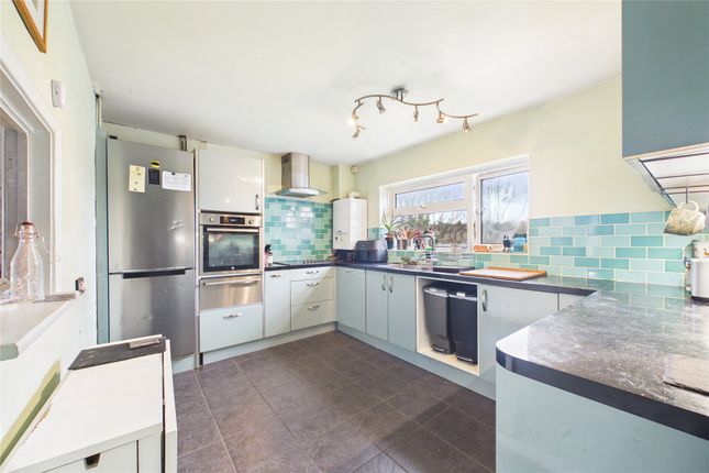 16, Rixman Close, Maidenhead photo 2