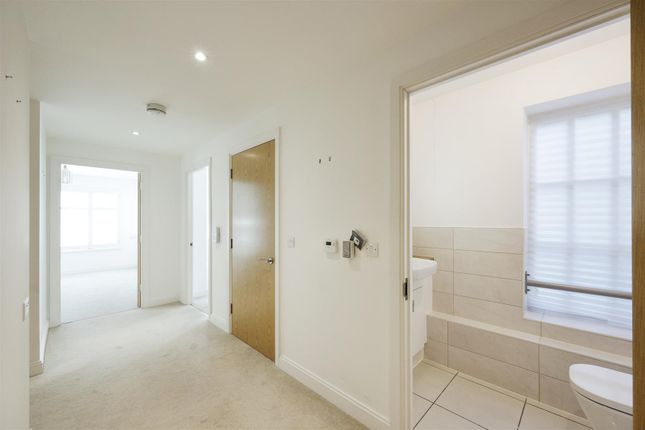 Flat for sale in The Broadway, Amersham