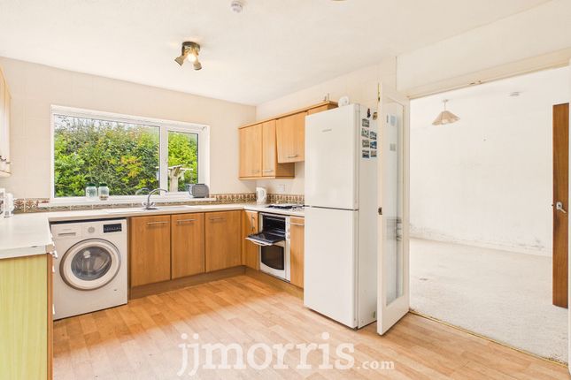 3 Tudor Close, Pembroke photo 3