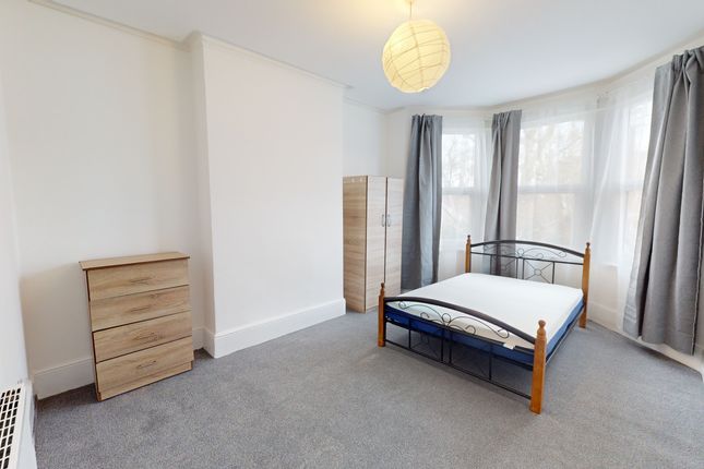 Property to rent in Braemar Avenue, London