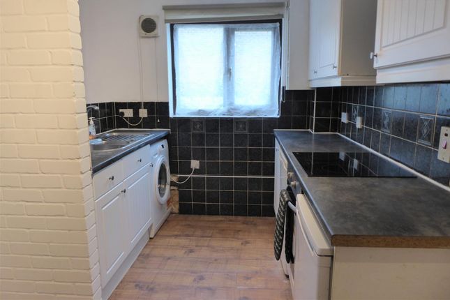 19, Marchside Close, Hounslow photo 4