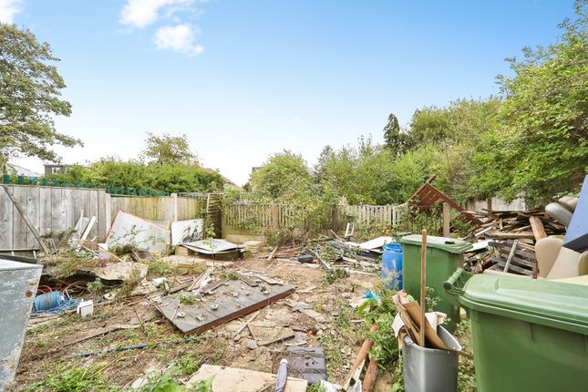 143, St. Wilfrids Avenue, LEEDS photo 4