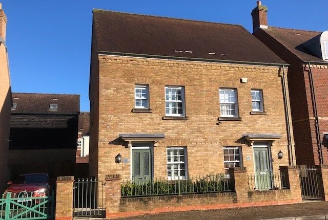 Thumbnail Semi-detached house to rent in Brentfore Street, Swindon