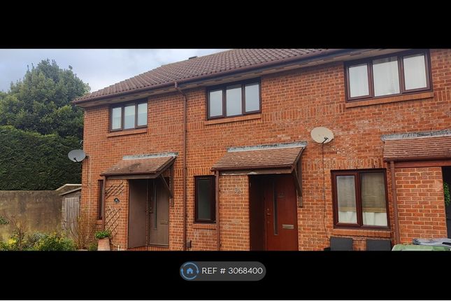 2-bed terraced on Fathoms Reach, Hayling Island, £1,295/mo