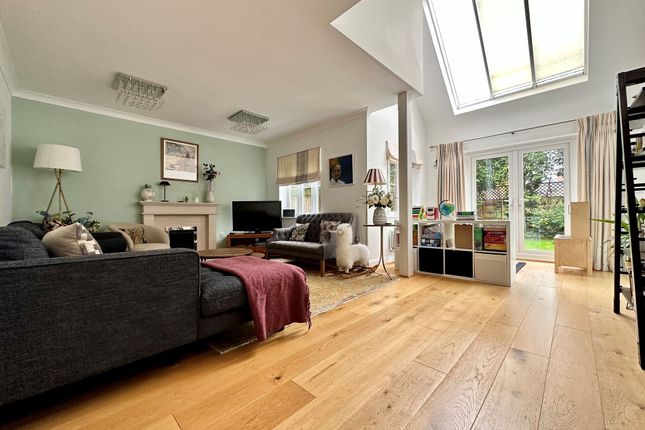 57 St. Gabriel's, Wantage photo 2