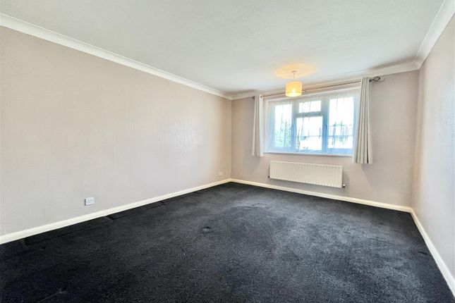 25, Fairlight Gardens, Hastings photo 4
