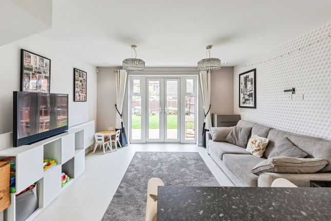 44, Chelveston Road, Wellingborough photo 3