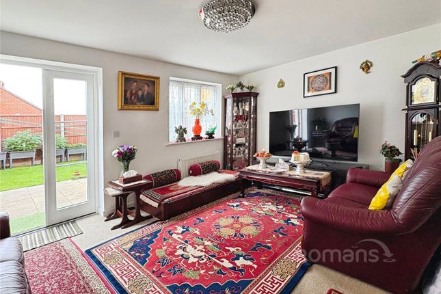 33, Scarlett's Road, Aldershot photo 3
