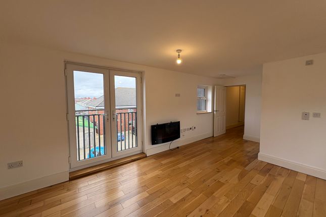 Apt 8, Bloomfield Road, Blackpool photo 2