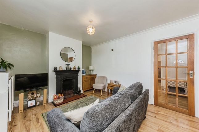 57, Cheadle Road, Uttoxeter photo 3