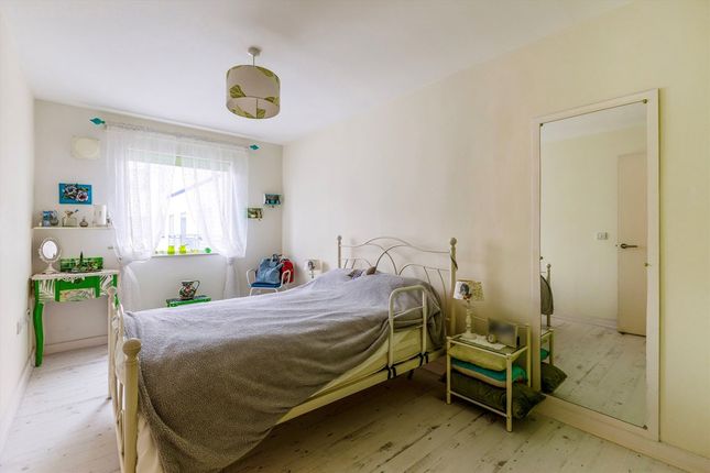 45 Renaissance Court, Prince Regent Road, Hounslow photo 4