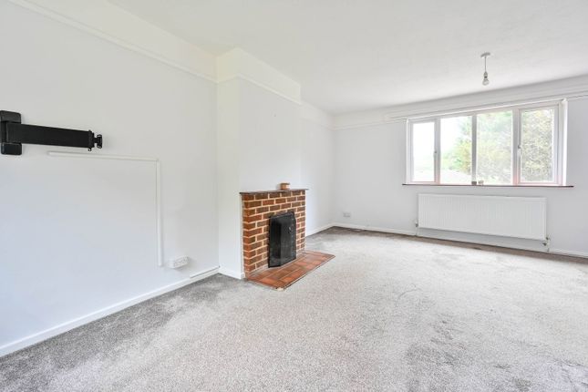 Woolgars Farm Cottages,3, Blakes Lane, Leatherhead photo 4
