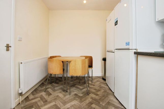 3, St. Teresas Court, Bristol photo 4