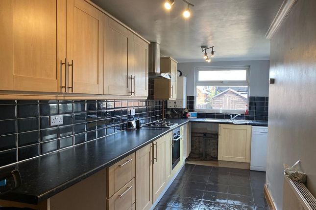 Thumbnail Terraced house for sale in Willerby Road, Hull