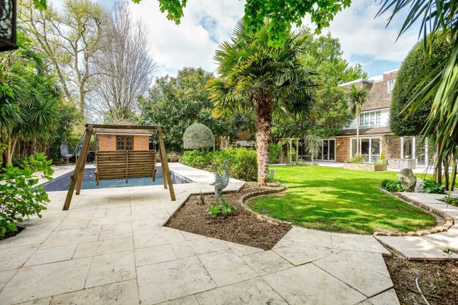 Detached house to rent in Milnthorpe Road, Chiswick