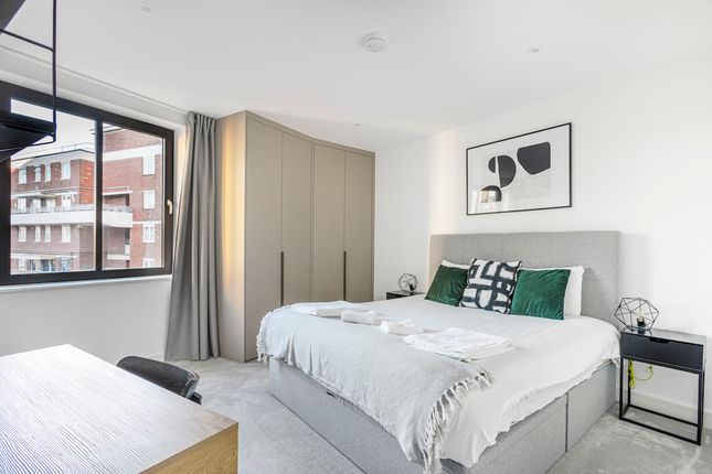 Flat to rent in Gorsuch Place, London