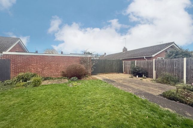 18, Conifer Close, Great Yarmouth photo 2