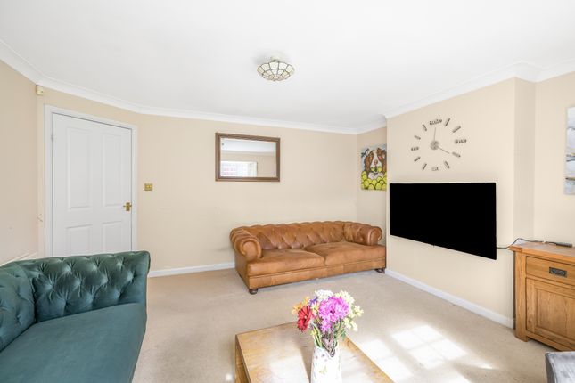 239, The Murrays, Liberton, Edinburgh photo 3