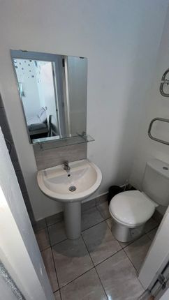48 Flat 3,, Kirkgate, Wakefield photo 4