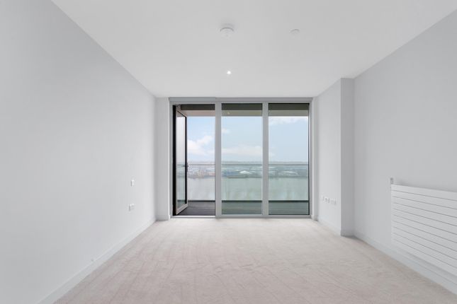 120 Liner House 12, Admiralty Avenue, London photo 3