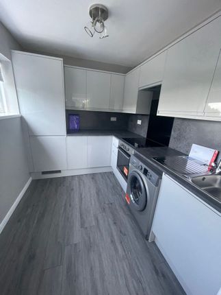 18, Avalon Close, Enfield photo 3