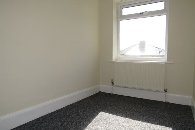 Property to rent in Larch Hill, Bradford