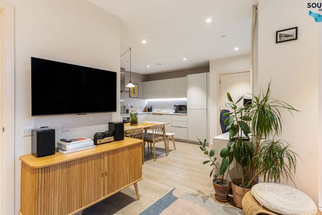 6 Monier Road, London photo 4