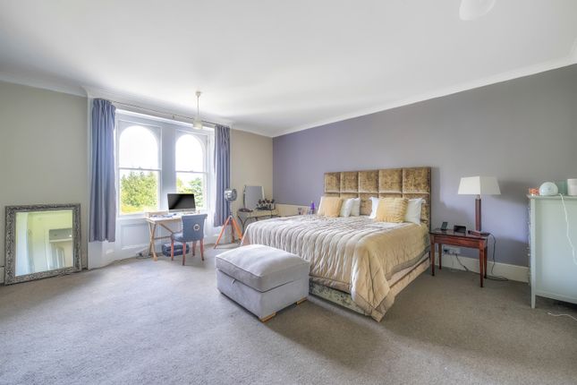 3 Fan Court,, Longcross Road, Longcross photo 4