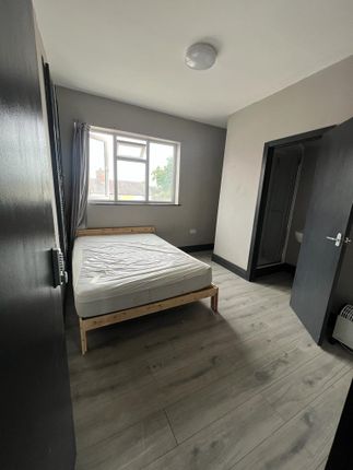Thumbnail Flat to rent in Silver Street, Coalville