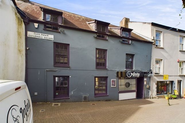 Pub/bar to let in Guildhall Square, Carmarthen