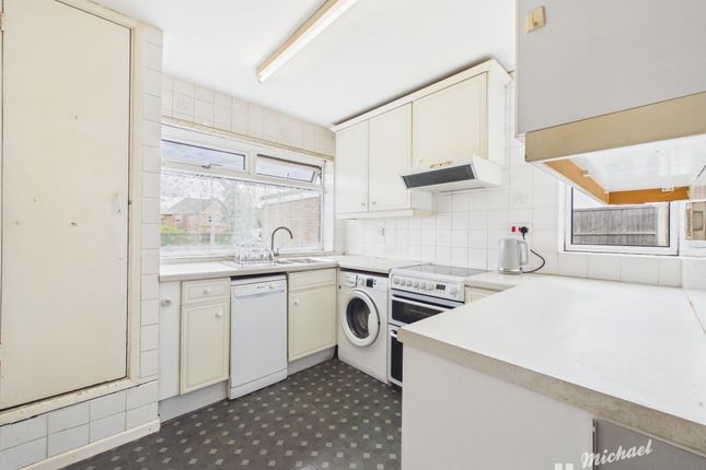 Copy of 22 Horton Road, Leighton Buzzard photo 3