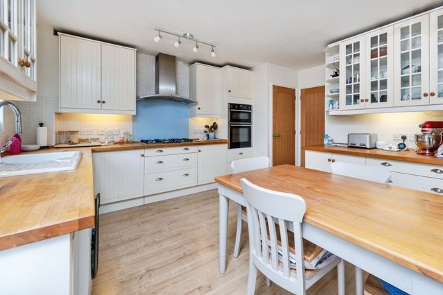4, Hopton Grove, Newport Pagnell photo 4