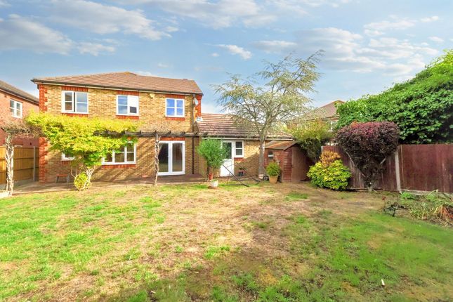 3 Great Gatton Close, Croydon photo 4