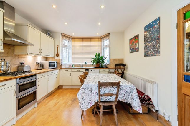 16, Clandon Drive, Nottinghamshire photo 3