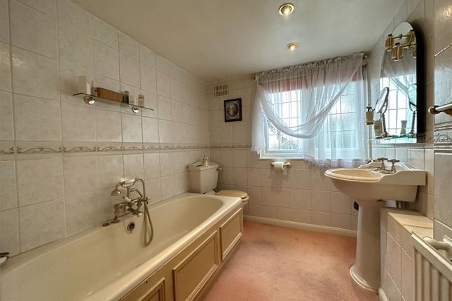 First Floor En-Suite 254