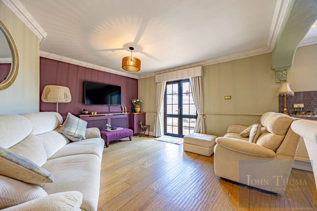 29, Mount Pleasant Road, Chigwell photo 3